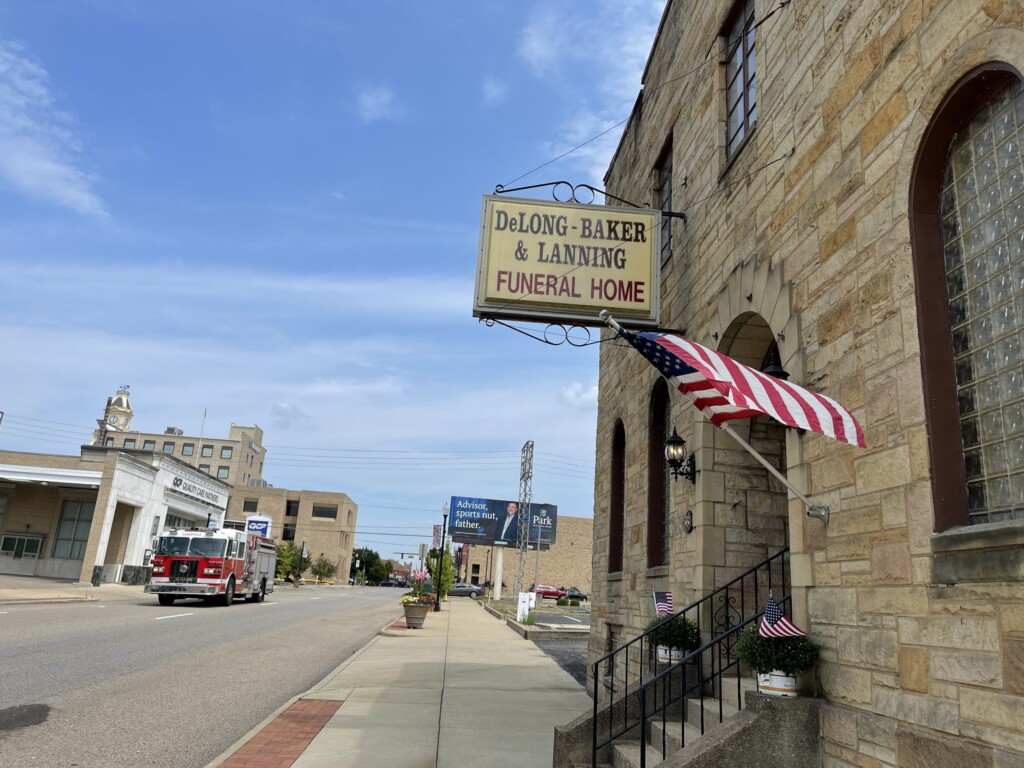 21 8 6 Dalong Baker & Lanning Funneral Home