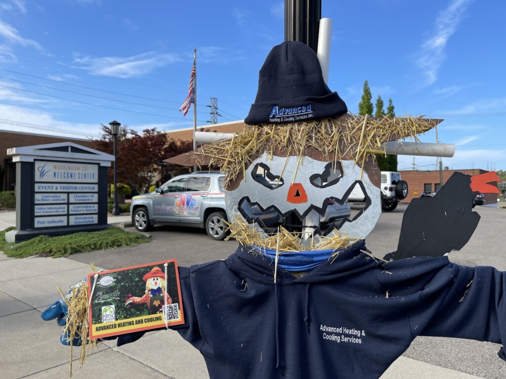 21 10 13 Scare Crow Contest