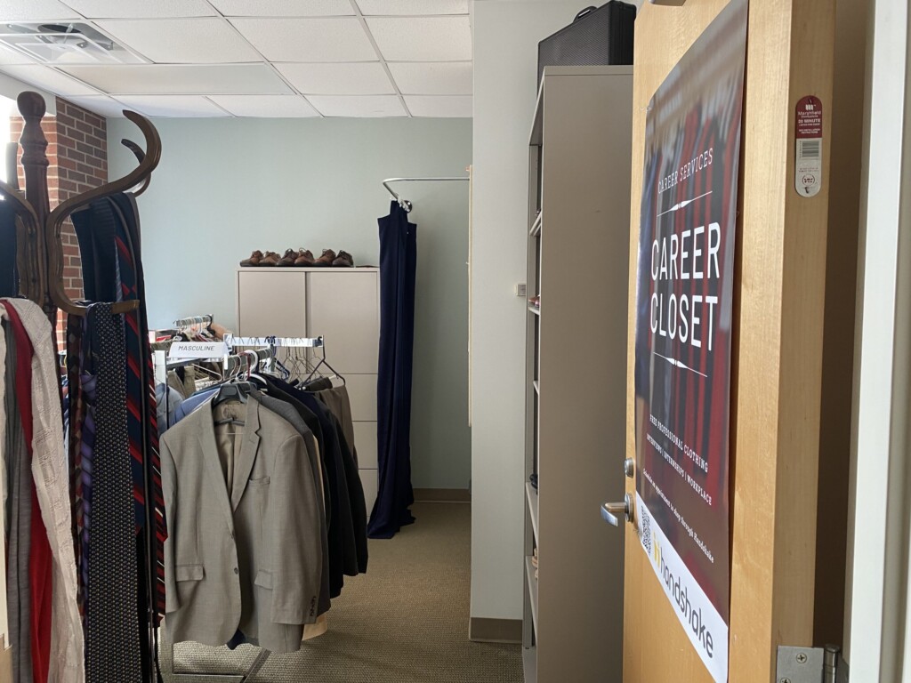 Ouz Career Closet