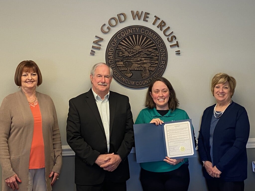 Muskingum County 4 H Youth Development Program Meets With County Commissioners