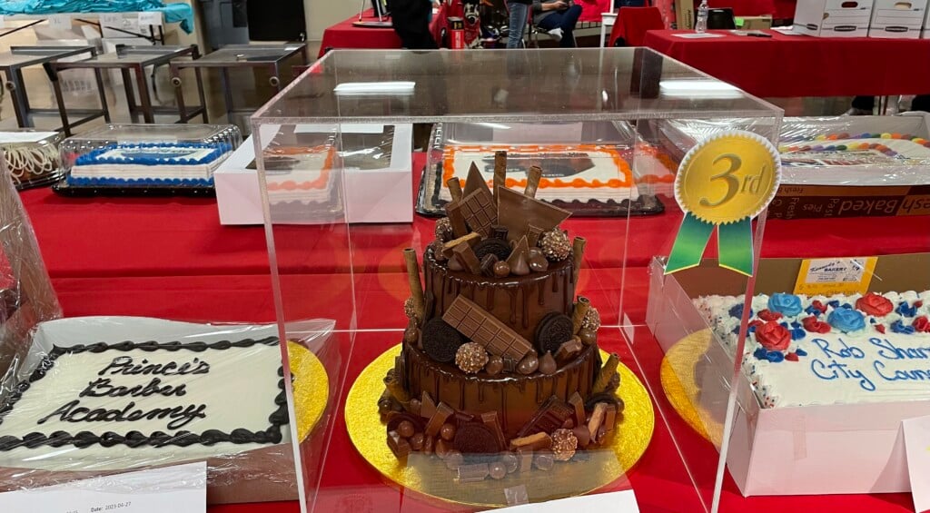 Final Day Of Carr Center's 37th Annual Cake Auction WHIZ Fox 5