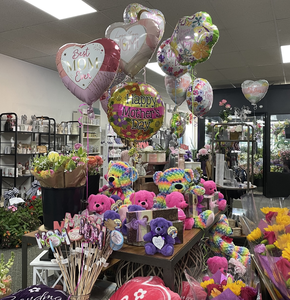 Florafino's Is Gearing Up For Mother's Day WHIZ Fox 5 / Marquee
