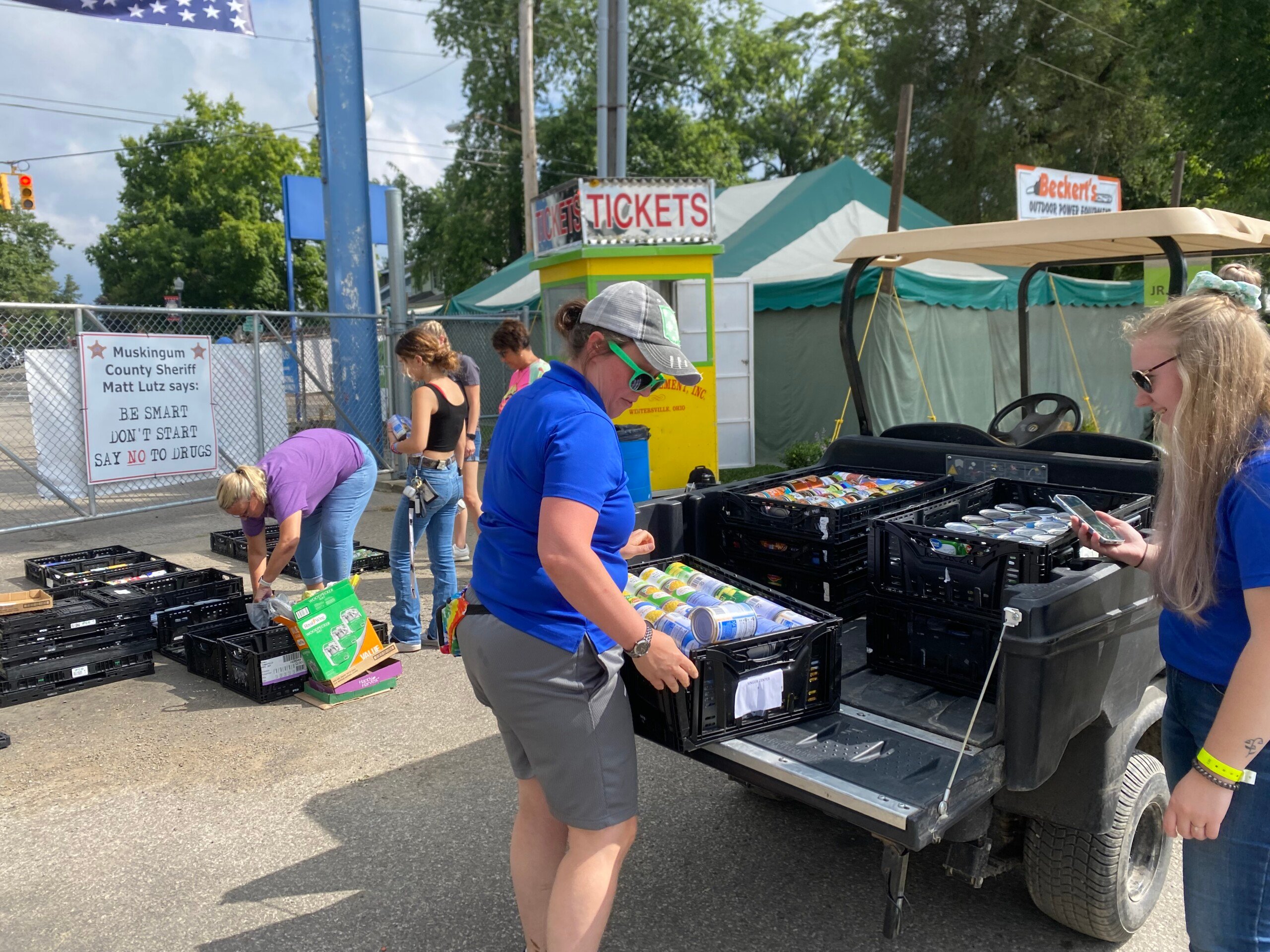 Muskingum County Fair Canned Food Drive WHIZ Fox 5 / Marquee