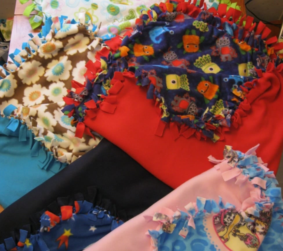 Local Art Studio To Host Fleece Tie Blanket Workshop For The Community 