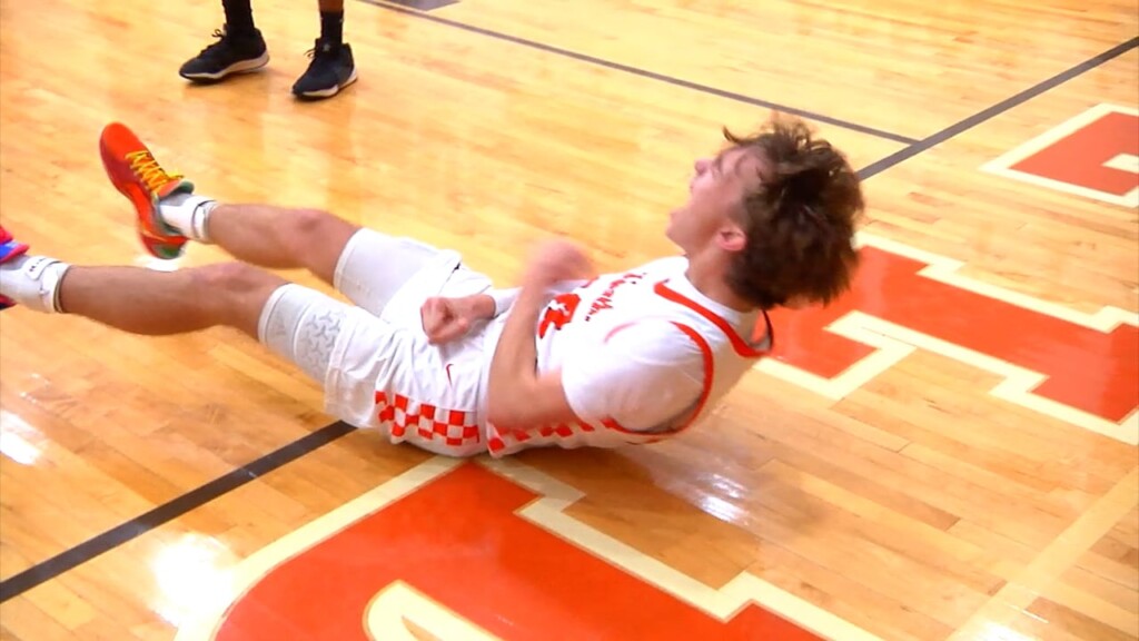 Heath Defeats Licking Heights In Boys Basketball