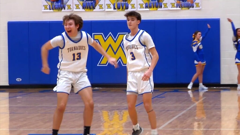 West M Defeats Crooksville In Boys Basketball
