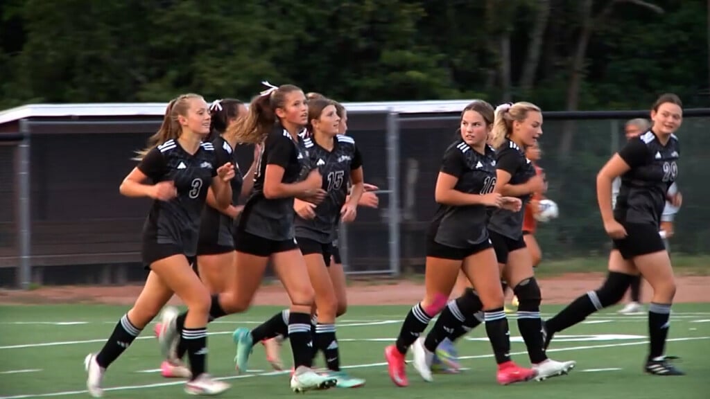 11 Sports 00 04 52 28still001