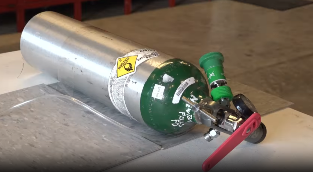 Oxygen tank