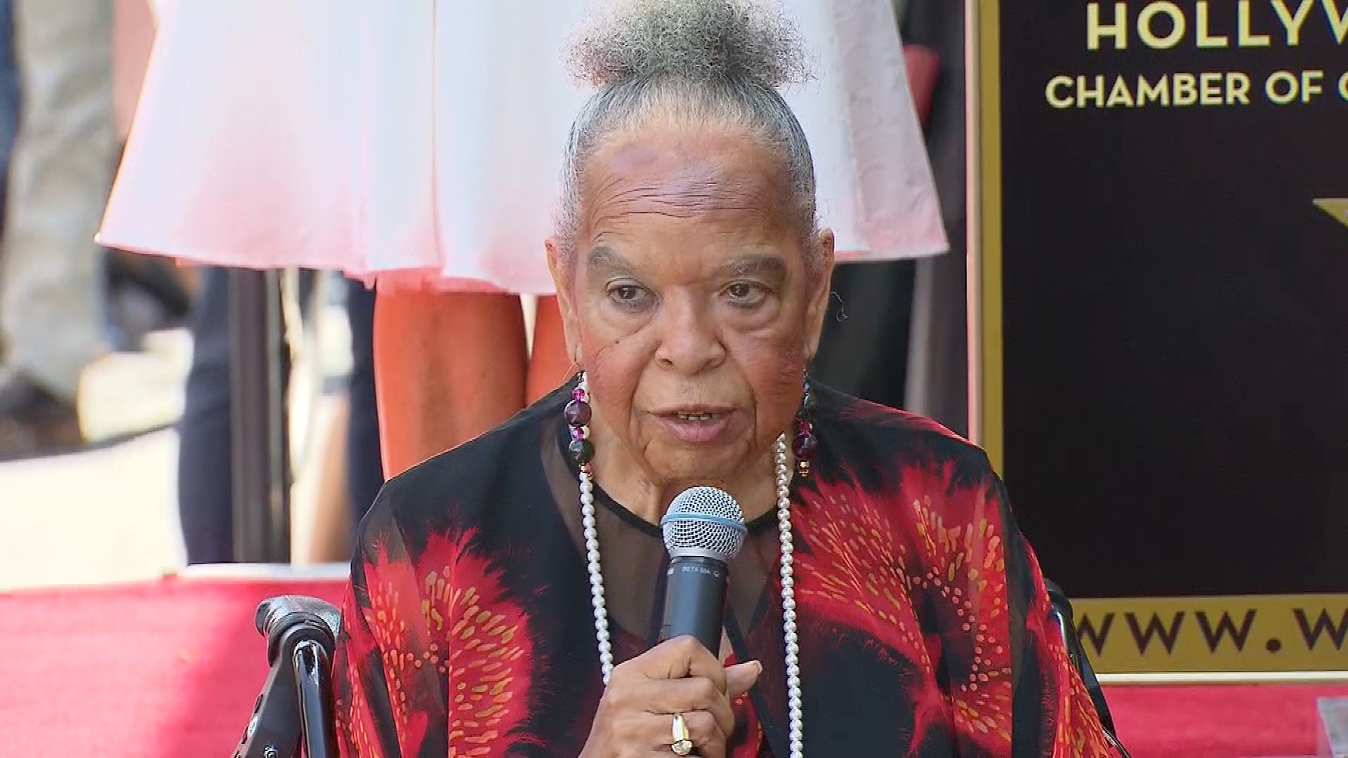 della-reese-of-tv-s-touched-by-an-angel-has-died-at-86-wltz